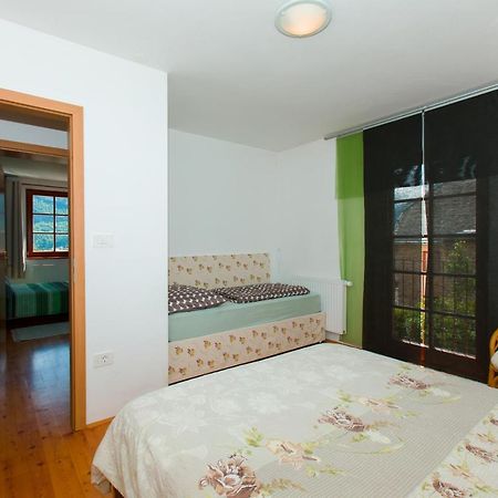 בובק Thirsty River Apartments מראה חיצוני תמונה