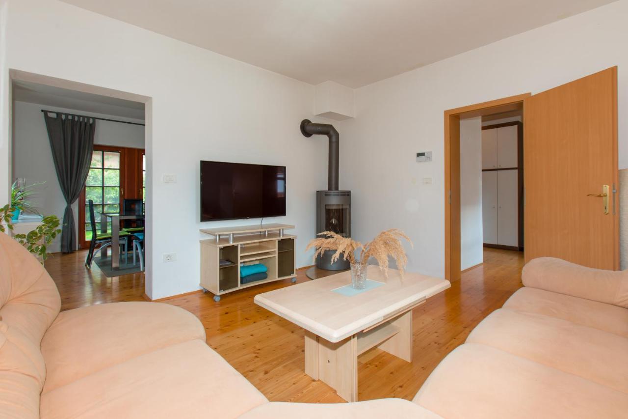 בובק Thirsty River Apartments מראה חיצוני תמונה