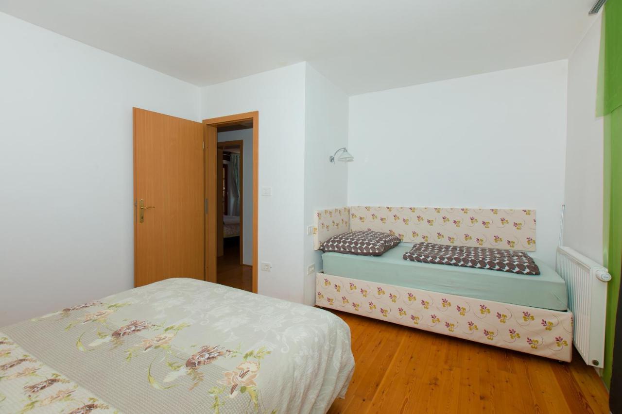 בובק Thirsty River Apartments מראה חיצוני תמונה