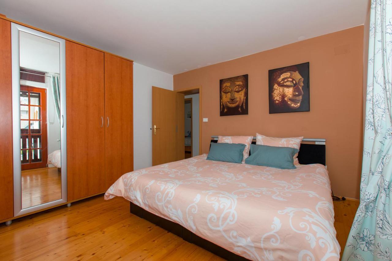 בובק Thirsty River Apartments מראה חיצוני תמונה