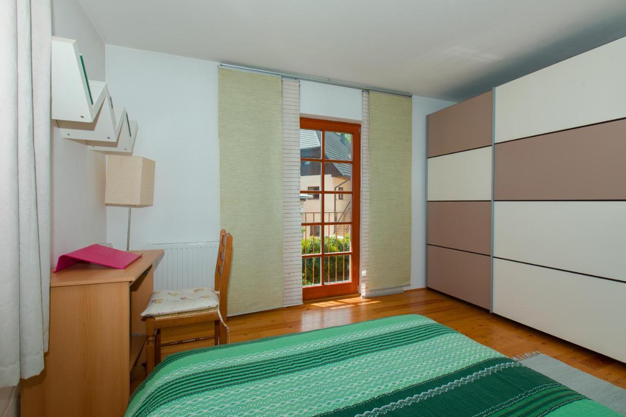 בובק Thirsty River Apartments מראה חיצוני תמונה