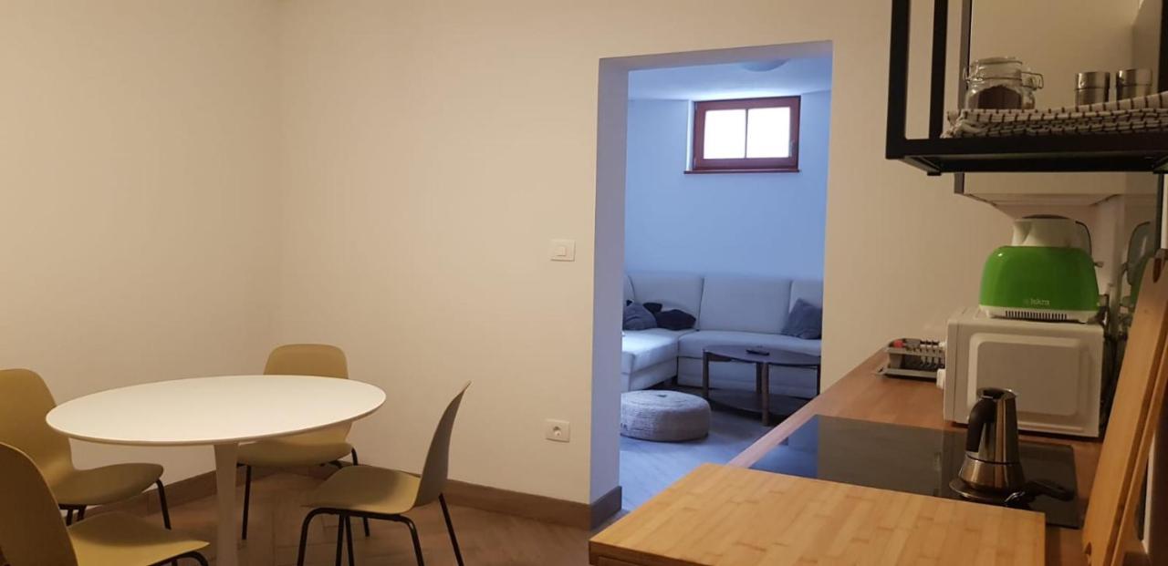 בובק Thirsty River Apartments מראה חיצוני תמונה
